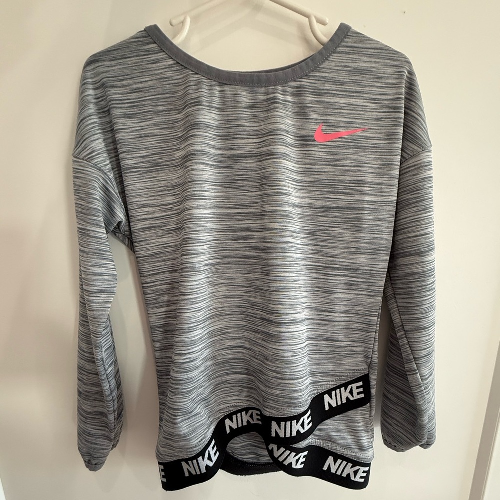 Girls Nike Dri-Fit long sleeve/light sweatshirt